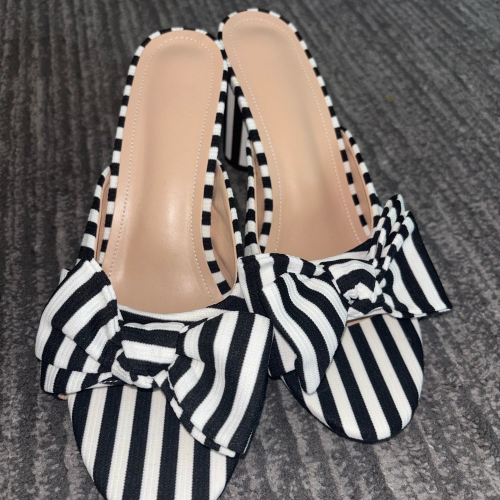 Black & White Striped Bow Slide Heels - Women SZ 10